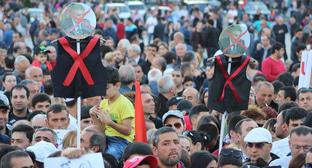 Сторонники Пашиняна  в Ереване. Фото Тиграна Петрсояна для "Кавказского узла"