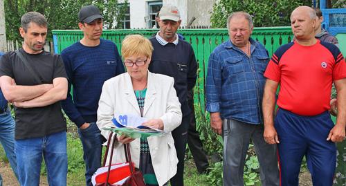 Жительница хутора Коминтерн. Фото Вячеслава Прудникова для "Кавказского узла"