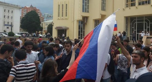 Участники антикоррупционной акции в Махачкале. 12 июня 2017 года, Махачкала. Фото Мурада Мурадова для "Кавказского узла".