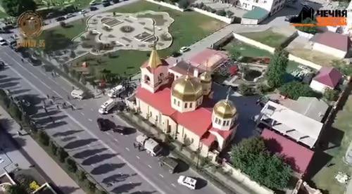 Церковь Архангела Михаила в Грозном. Скриншот с видео https://www.youtube.com/watch?v=pyDFzARA7zw&t=73s 