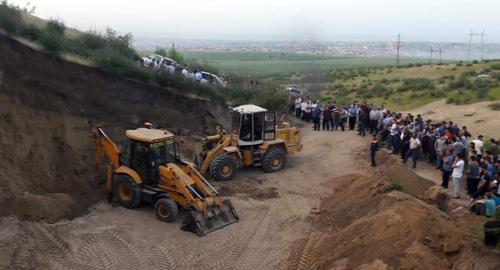 Поиски ребенка, пропавшего после осыпи в Дербентском районе Дагестана/ Фото https://derbrayon.ru/news/obshestvo/v-derbentskom-rajone-dagestana-nashli-telo-propavshego-posle-osypi-rebenka