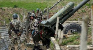 На линии соприкосновения в Нагорном Карабахе. Фото: REUTERS/Staff TPX 