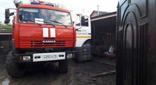 Ликивидация последствий подтопления в частном доме. Фото Пресс-служба МЧС РСО-Алания