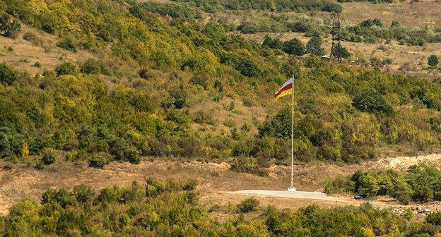 Государственный флаг Южной Осетии на границе с Грузией. Фото Sputnik / Алексей Ковалев
https://sputnik-ossetia.ru/South_Ossetia/20180530/6485569.html