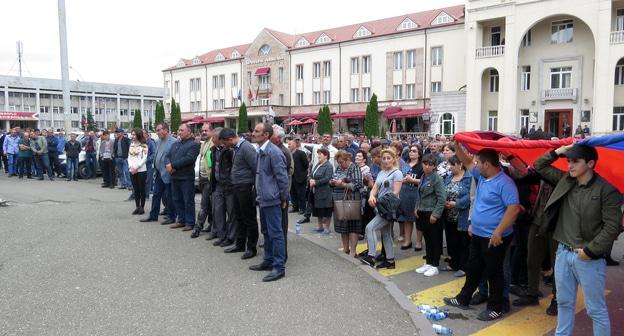 Участники митинга, организованного властями на центральной площади Степанакерта 3 июня 2018. Фото Алвард Григорян для "Кавказского узла".