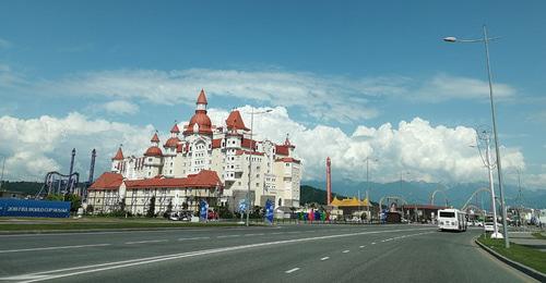 Отель, где будут проживать игроки, волонтеры, персонал и зрители мундиаля. Фото Светланы Кравченко для "Кавказского узла"