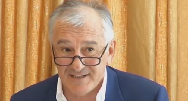 Вячеслав Дерев.  скриншот видео Youtube канала телекомпании "Черкесск"
