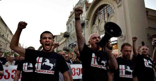 Участники акции организации "Грузинский марш". Фото: Mzia Saganelidze (RFE/RL)