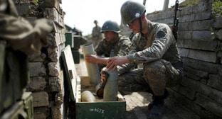 На линии соприкосновения в Нагорном Карабахе. Фото: REUTERS/Staff