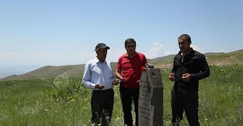 Жители села Гюннют посетили могилы родных. 8 июня 2018 года. Фото: информационное агентство Report https://report.az/ru