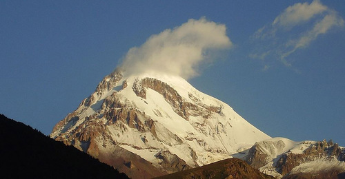 Гора Казбек. Фото: Константинъ Буркут https://ru.wikipedia.org