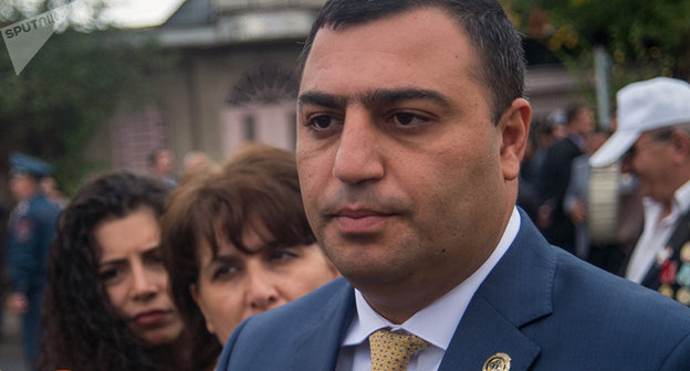Карен Григорян. Фото © Sputnik / Asatur Yesayants

https://ru.armeniasputnik.am/politics/20180618/12721372/syn-manvela-grigoryana-podal-v-otstavku.html