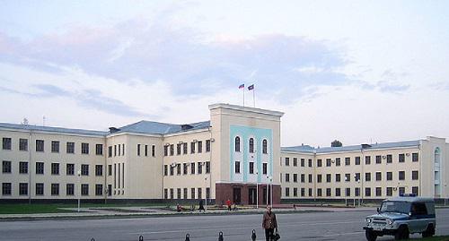 Здание правительства Карачаево-Черкесии. Фото Irene_Z / flickr.com
