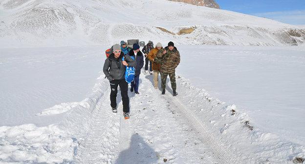 Поиски пропавших альпинистов. Фото: пресс-служба МЧС АР http://www.fhn.gov.az/index.php?aze/news/xeber/2018/1/5/26648
