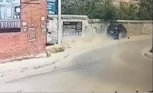 Скриншот видео ДТП в Хасавюрте. https://t.me/breakingmash/6355