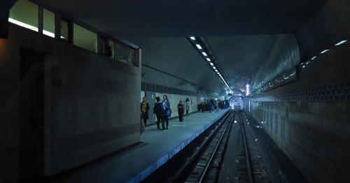 Платформа станции метро Баку. Фото © Sputnik / Murad Orujov
https://ru.sputnik.az/incidents/20180703/416040545/baku-metro-poeazd-tonnel.html
