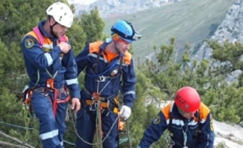 Спасательная операция в горах. Фото пресс-службы ГУ МЧС России по Карачаево-Черкесии