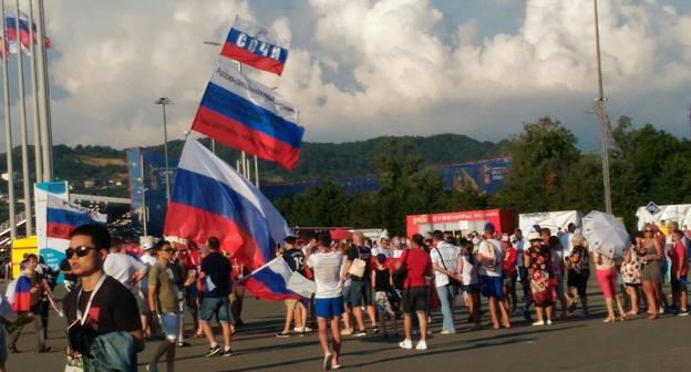 Болельщики перед матчем Россия-Хорватия в Сочи. 7 июля 2018 года. Фото Светланы Кравченко для "Кавказского узла"