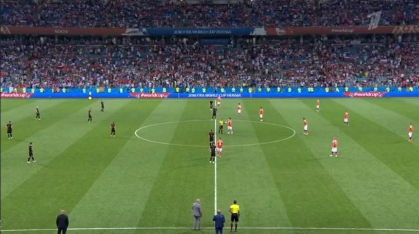 Сборные России и Хорватии на стадионе "Фишт". Сочи, 7 июля 2018 года. Скриншот с онлайн-трансляции