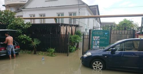 Улица частного сектора в Адлере после потопления 6 июля 2018 года. Фото Светланы Кравченко для "Кавказского узла".
