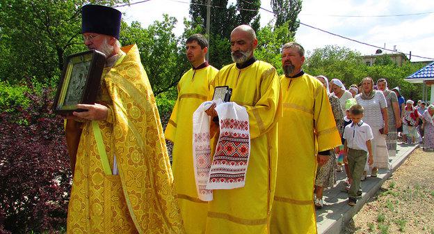 Крестный ход в Волгограде от храма в честь иконы Божьей матери «Нечаянная радость». Фото Вячеслава Ященко для "Кавказского узла"