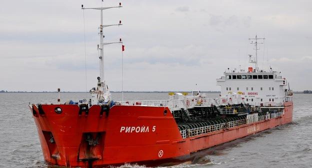 Судно "Риройл-5". Фото Павла Емельянова. http://fleetphoto.ru