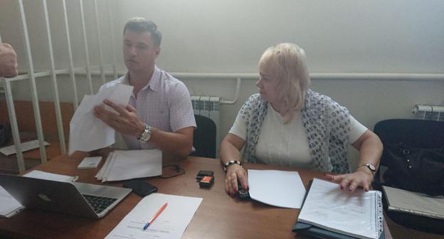 Адвокаты Оюба Титиева в зале судебного заседания. Чечня, 19 июля 2018 года. Фото пресс-службы ПЦ "Мемориал"