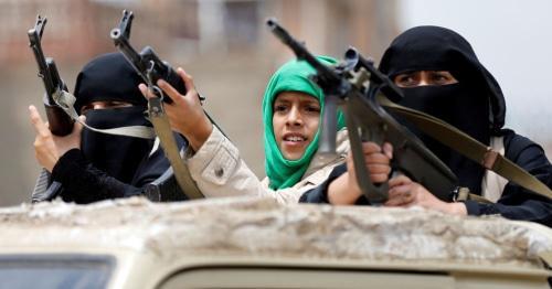 Женщины, воющие на стороне боевиков на территории, подконтрольной ИГ. Фото: KHALED ABDULLAH/REUTERS