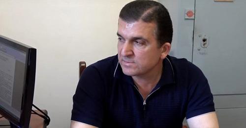 Вачаган Казарян после задержания. Фото: скриншот видео Youtube канала NewsamChannel.
