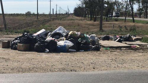 Свалка мусора в частном секторе в Тамани. Фото Анны Грицевич для "Кавказского узла"