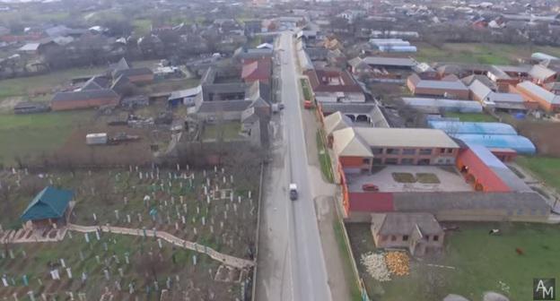 Чеченское село Гелдаган. Скриншот с видео https://www.youtube.com/watch?v=ojnsB9cSIT0