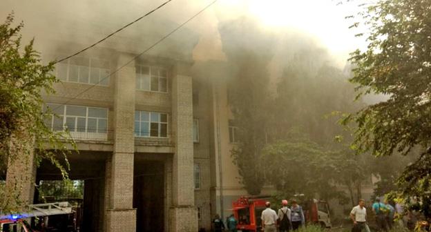 Пожар в волгоградском вузе. Фото: Пресс-служба МЧС России http://34.mchs.gov.ru