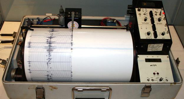 Сейсмограф. Фото: Yamaguchi先生 https://ru.wikipedia.org/