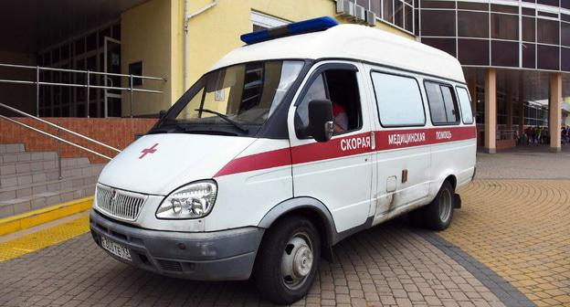 Автомобиль скорой помощи.  Фото Елены Синеок, Юга.ру