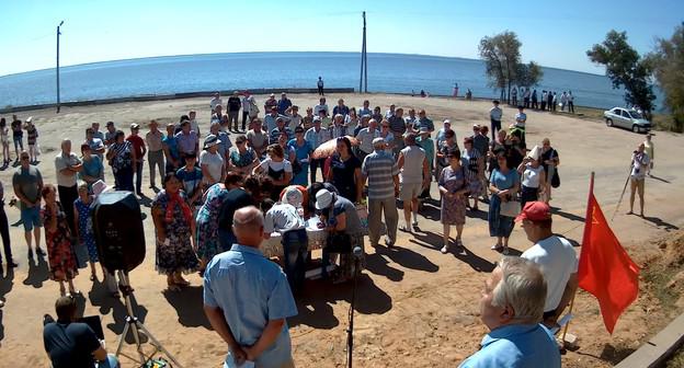 Митинг против пенсионного возраста в Дубовке. Волгоградская область, 11 августа 2008 года. Фото Ивана Казакова для "Кавказского узла"
