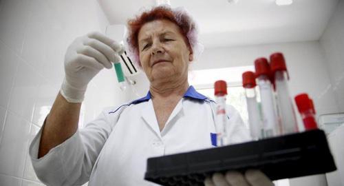 Медицинский работник. Фото: Геннадий Аносов / Югополис