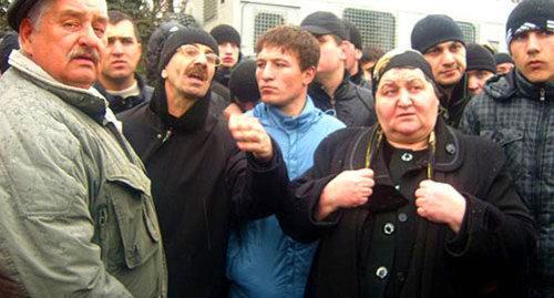 Митинг в Черкесске после убийства Аслана Жукова. Фото: www.elot.ru