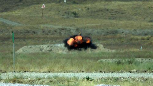 Взрыв. Фото https://mod.gov.az/ru/foto-arhiv-045/?gid=23758
