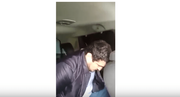Задержание Магомеда Рашидова. Фото Кадр видео РИА Дербент https://www.youtube.com/watch?v=8SZ9iQxFJBs
