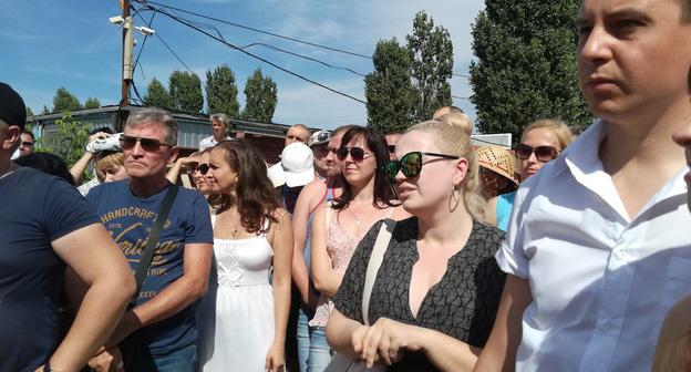 Собрание дольщиков ЖК "Парк Европейский". Волгоград, 2 августа 2018 г. Фото Татьяны Филимоновой для "Кавказского узла"