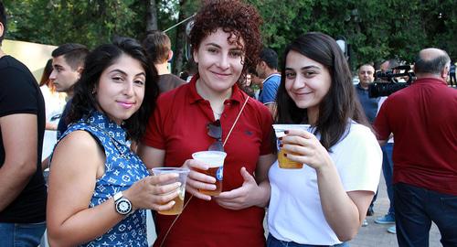 Гости фестиваля пива в Степанакерте, 28 августа 2018 год. Фото Алвард Григорян для "Кавказского узла".