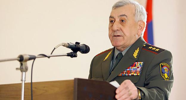 Микаел Арутюнян. © Фото: official site of the MoD of RA
https://ru.armeniasputnik.am/incidents/20180703/13015936/ehks-ministr-oborony-armenii-obyavlen-v-rozysk-po-delu-1-marta.html