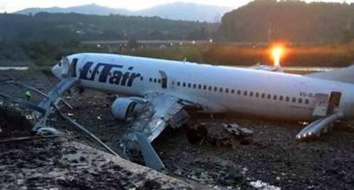 Аварийная посадка самолета в Сочи  Фото пресс-службы Южной транспортной прокуратуры
