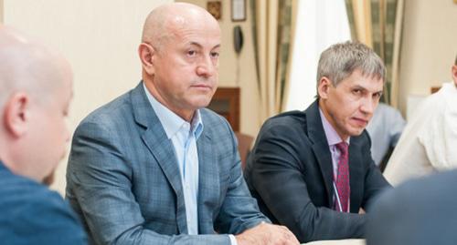 Магомедрасул Омаров (в центре). Фото: Пресс-служба партии "Родина" http://rodina.ru
