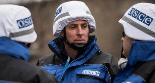 Сотрудники ОБСЕ во время мониторинговой миссии. 
Фото OSCE Special Monitoring Mission / OSCE SMM monitoring

