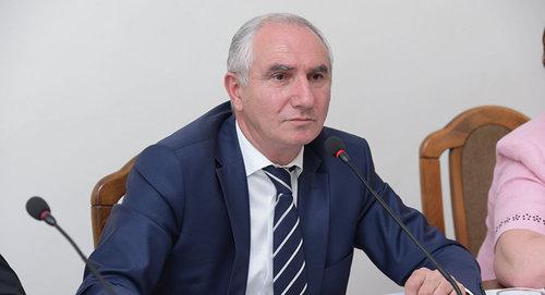  Валерий Бганба. Фото Тхайцук
 https://sputnik-abkhazia.ru/Abkhazia/20180918/1025035003/valerij-bganba-naznachen-novym-premer-ministrom-abxazii.html