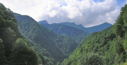 Горы в Северной Осетии. Фото: Скампецкий https://ru.wikipedia.org