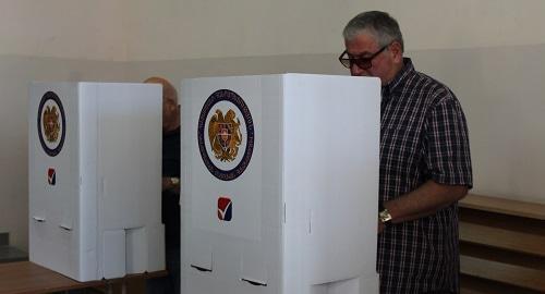 Избирательный участок в Ереване, 23 сентября 2018 года. Фото Тиграна Петросяна для "Кавказского узла". 