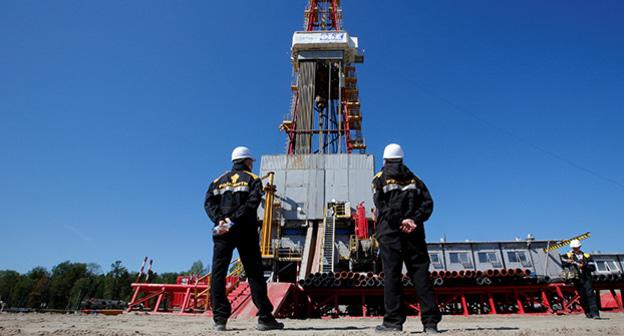 Добыча нефти. Фото: REUTERS/Sergei Karpukhin