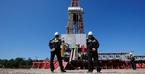 Добыча нефти. Фото: REUTERS/Sergei Karpukhin